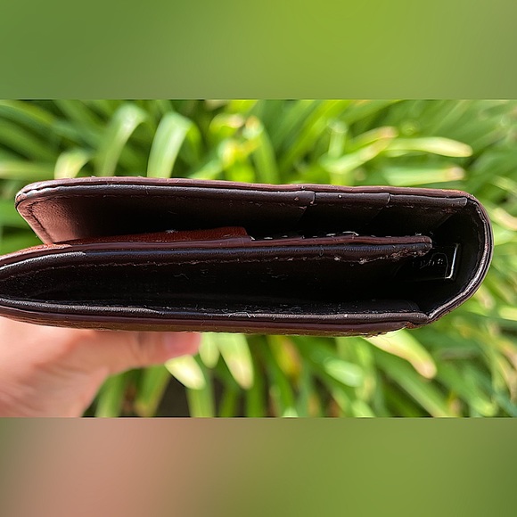 Authentic Burberry London Leather Long wallet - Picture 6 of 14